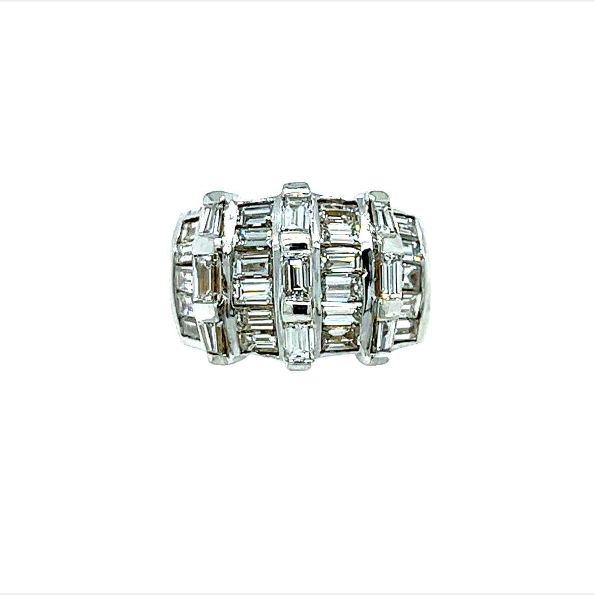 18 KT WHITE GOLD DIAMOND RING -3.28 CT