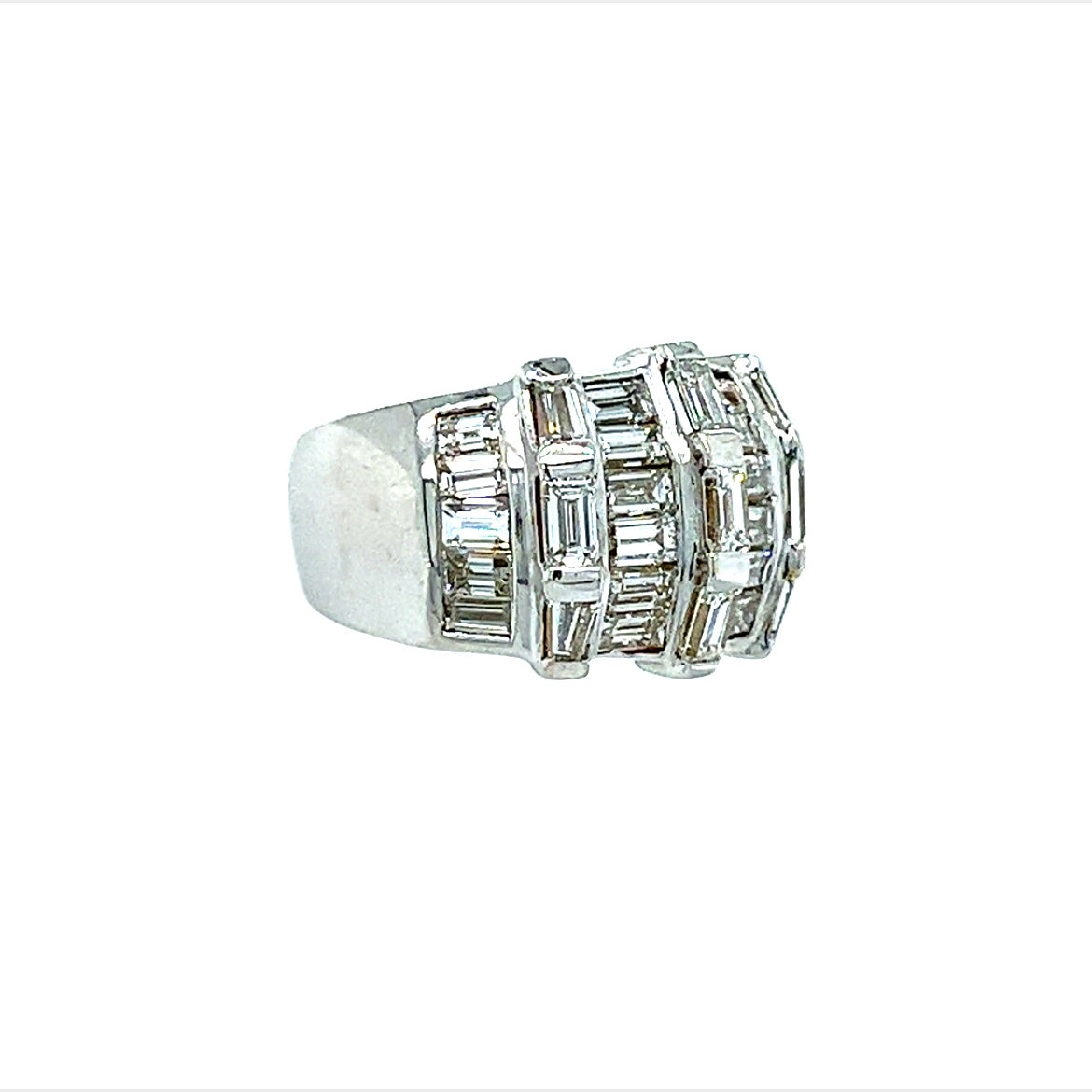 18 KT WHITE GOLD DIAMOND RING -3.28 CT