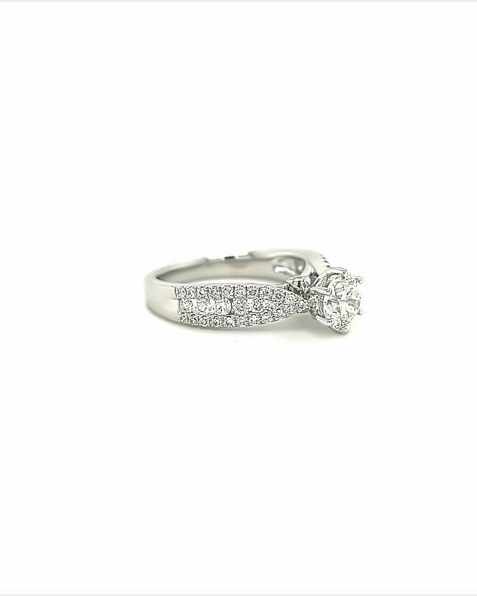 18 KT WHITE GOLD - WOMENS DIAMOND RING - 1.58 CT