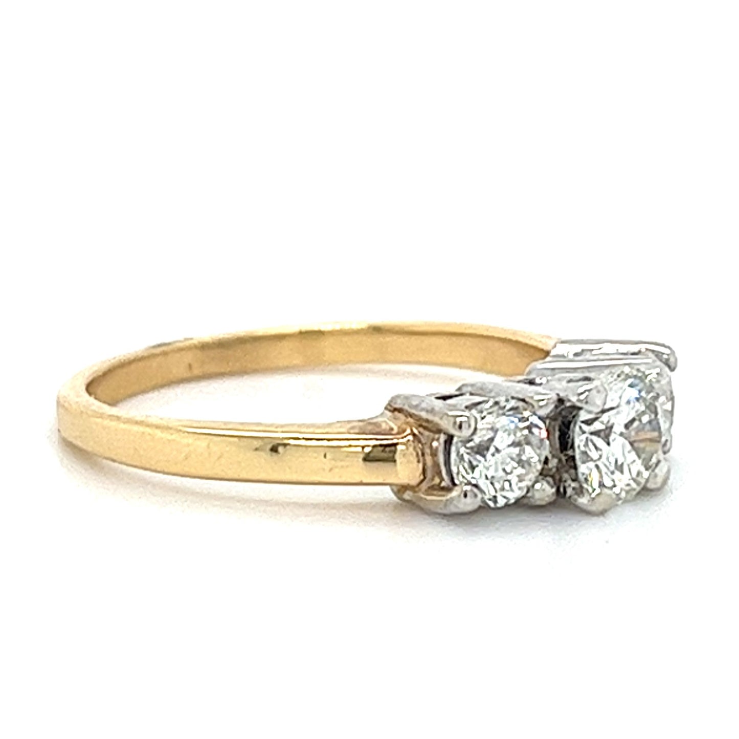 14KT YELLOW GOLD 3 DIAMOND LADIES RING