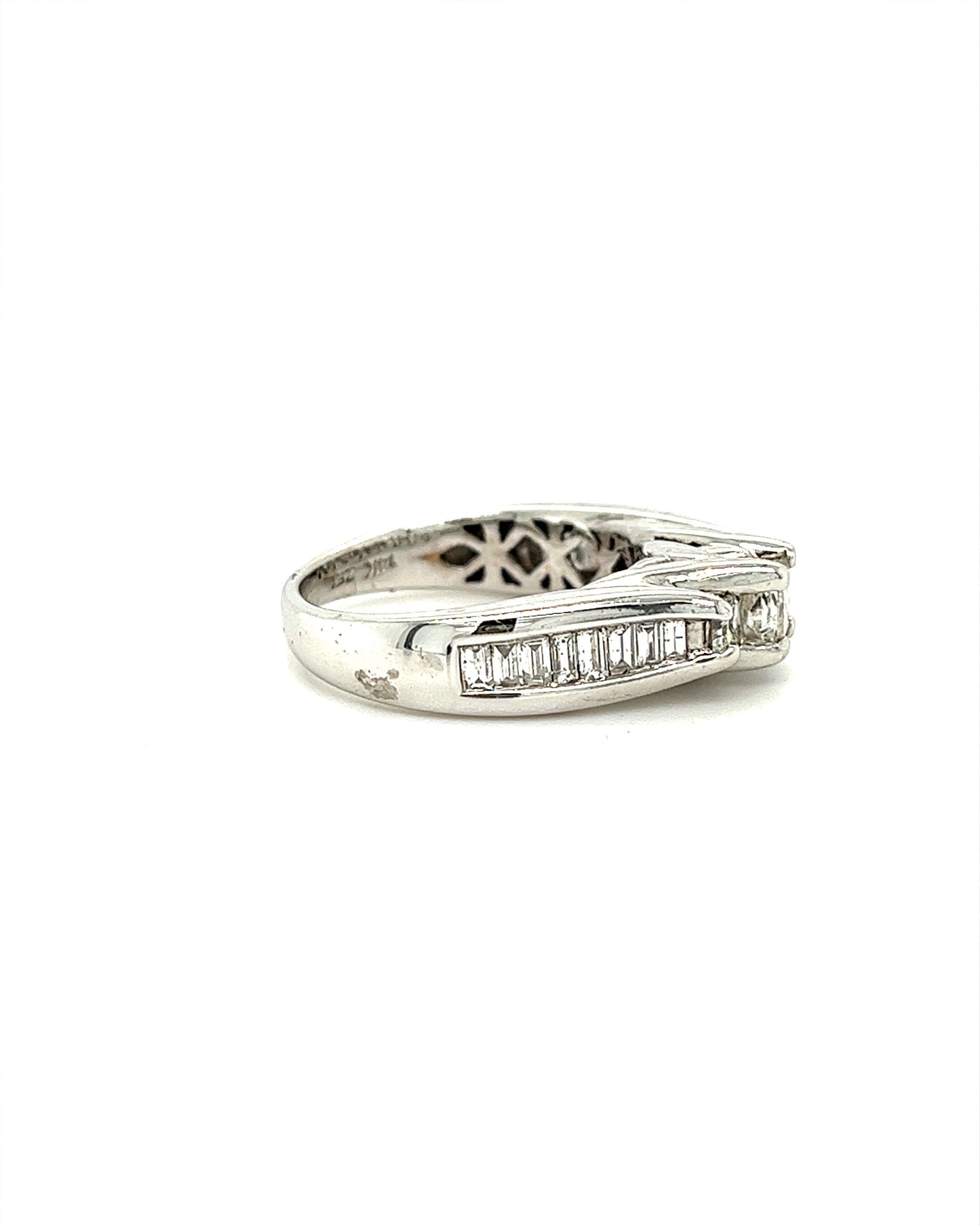14KT WHITE GOLD FANCY LADIES DIAMOND ENGAGEMENT RING