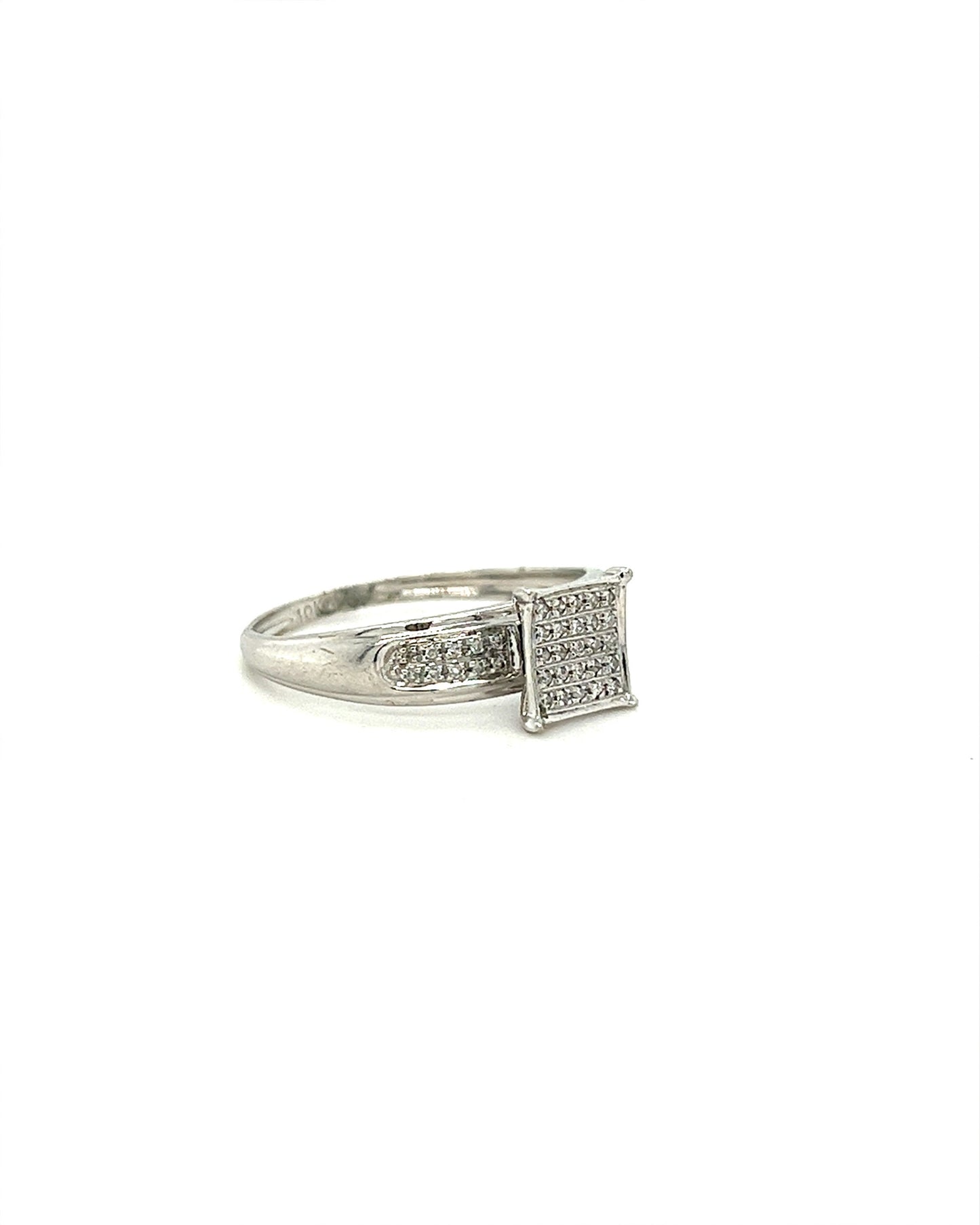 14KT WHITE GOLD FANCY DIAMOND ENGAGEMENT RING