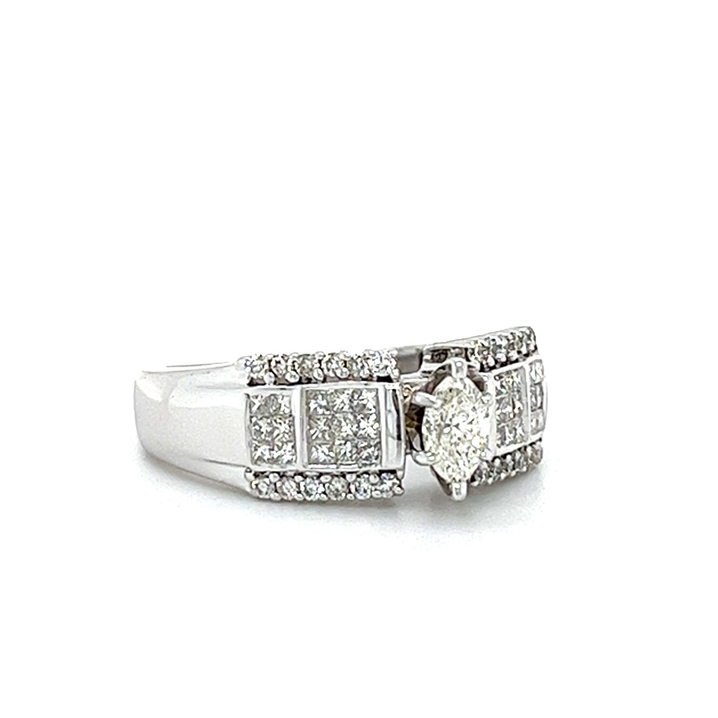 14KT WHITE GOLD DIAMOND CUSTOM ENGAGEMENT RING