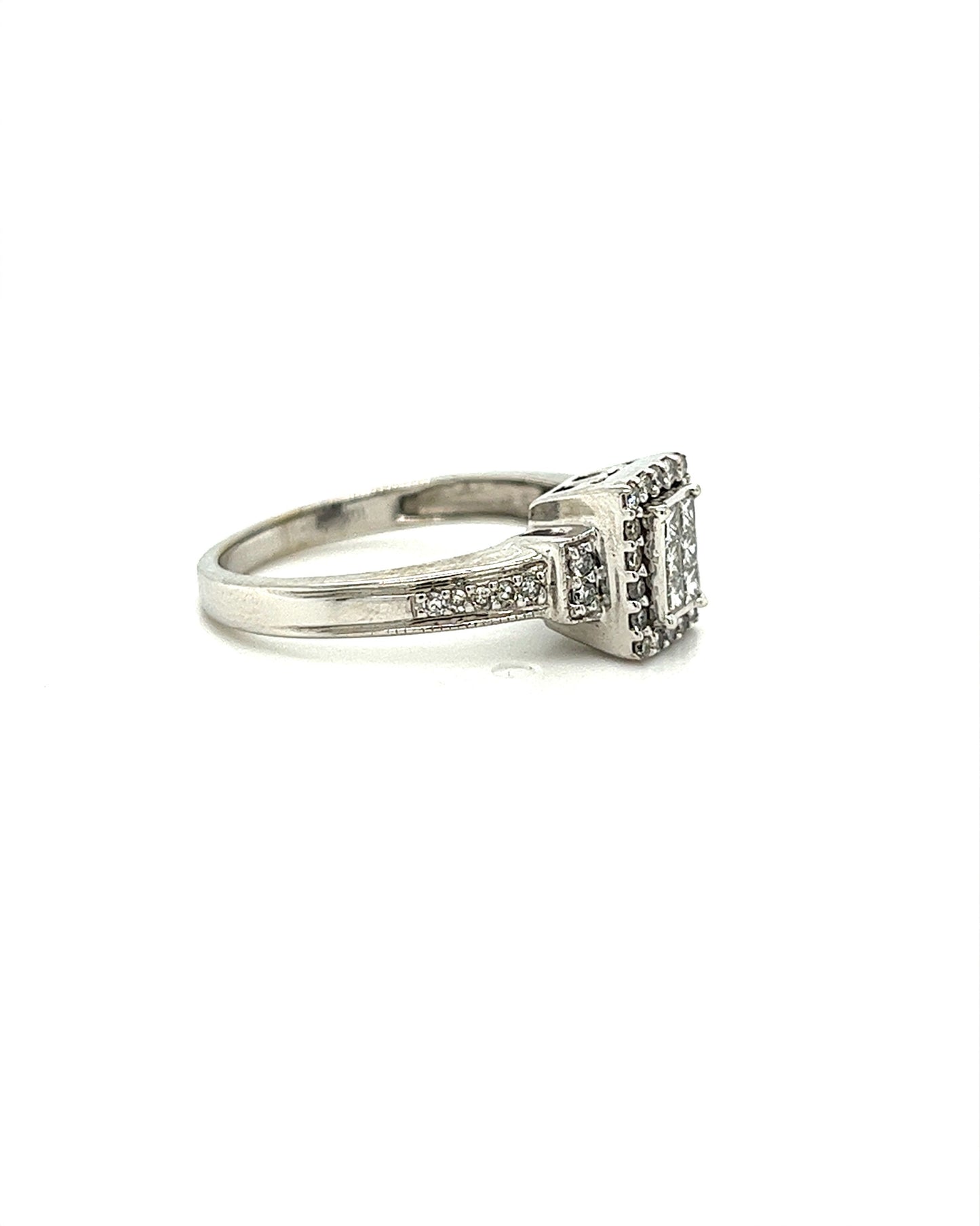 10KT WHITE GOLD ENGAGEMENT RING