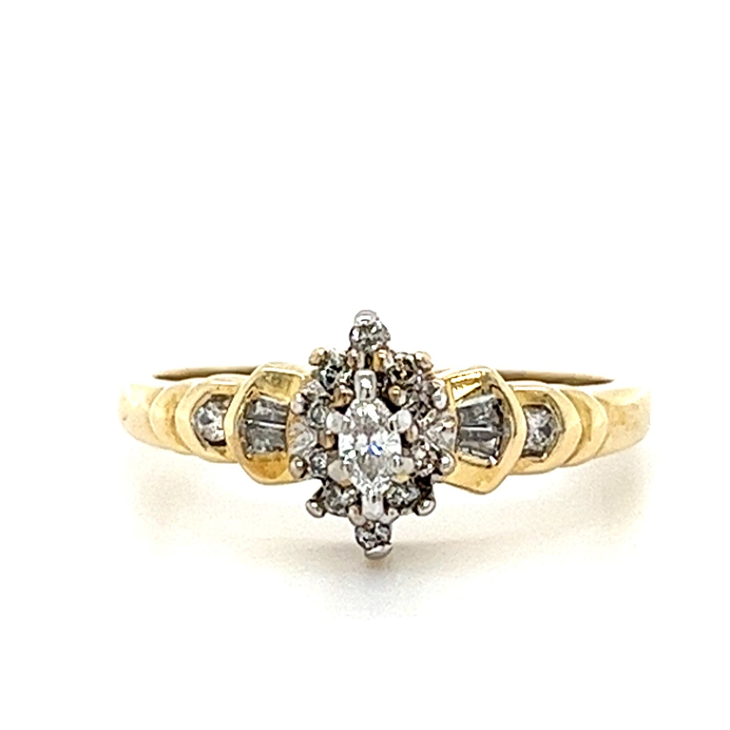 10KT YELLOW GOLD DIAMOND ENGAGEMENT RING