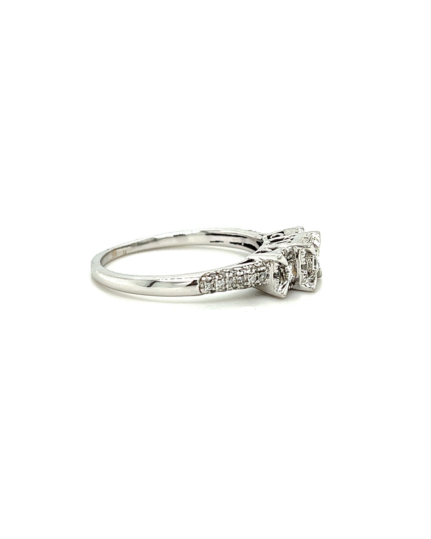 10KT WHITE GOLD FANCY ENGAGEMENT DIAMOND RING
