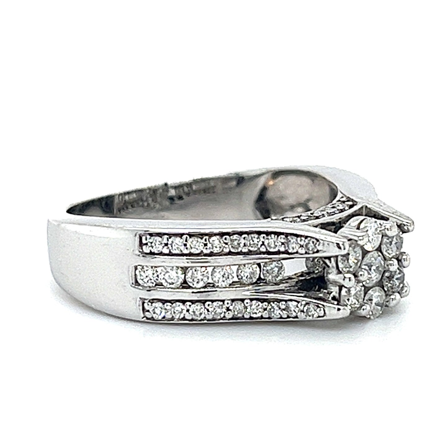 14KT WHITE GOLD DIAMOND ENGAGEMENT RING