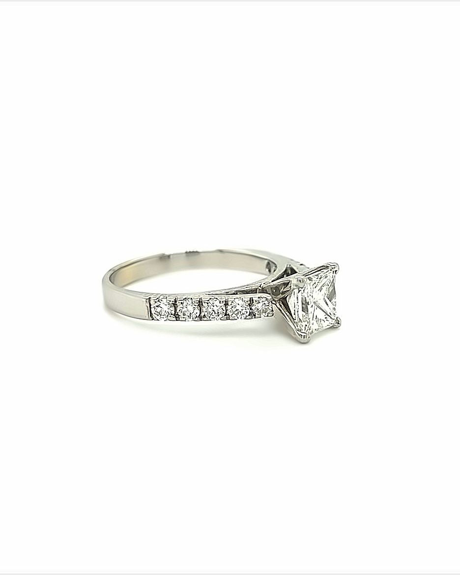 14KT WHITE GOLD FANCY LADIES DIAMOND RING