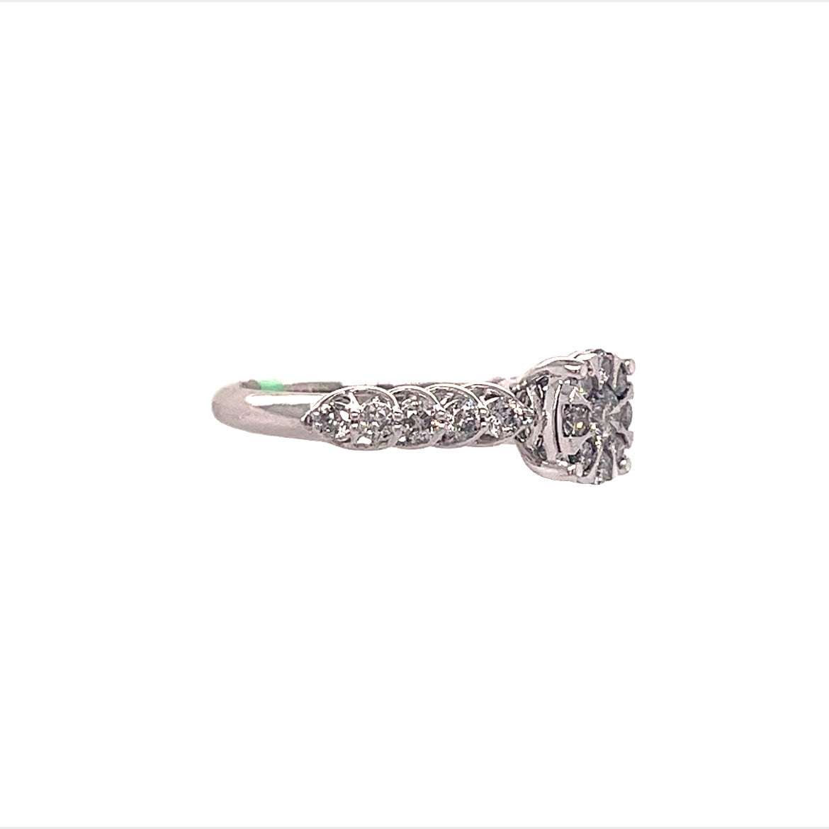 10KT WHITE GOLD DIAMOND ENGAGEMENT RING