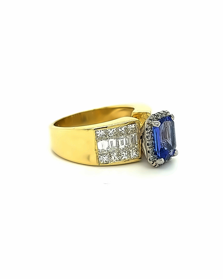18KT YELLOW GOLD FANCY TANZANITE AND DIAMONDS ENGAGEMENT RING