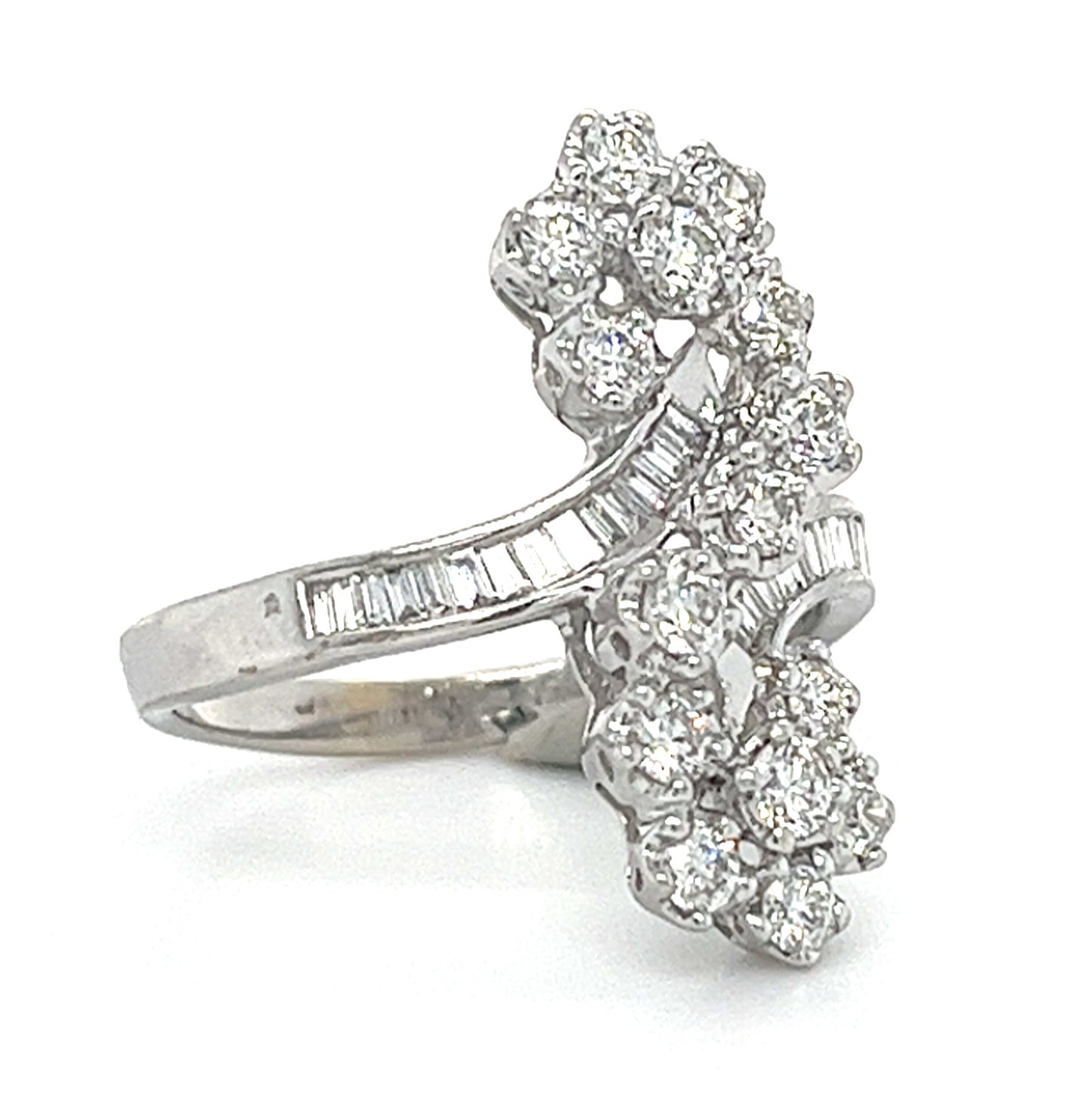 18KT WHITE GOLD FANCY LADIES DIAMOND BAND