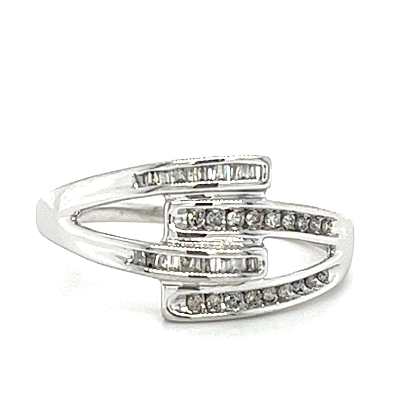 10KT WHITE GOLD DIAMOND LADIES BAND