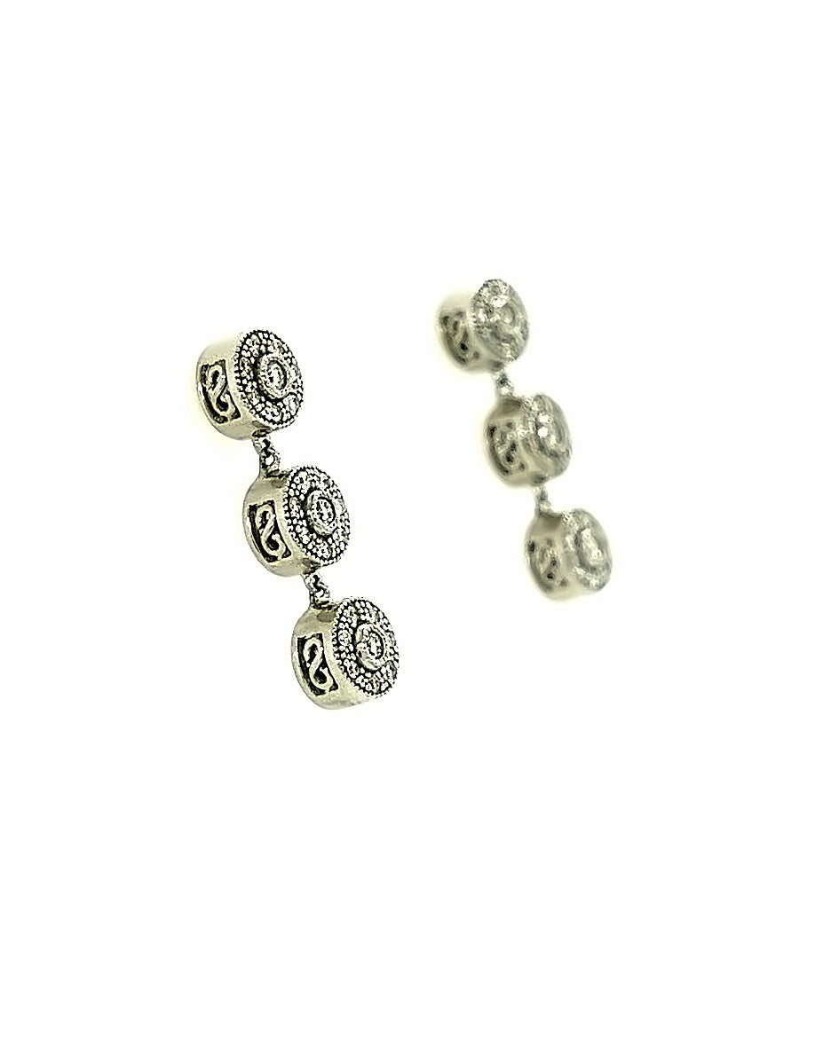 18KT WHITE GOLD 3 STATIONS DIAMOND EARRINGS