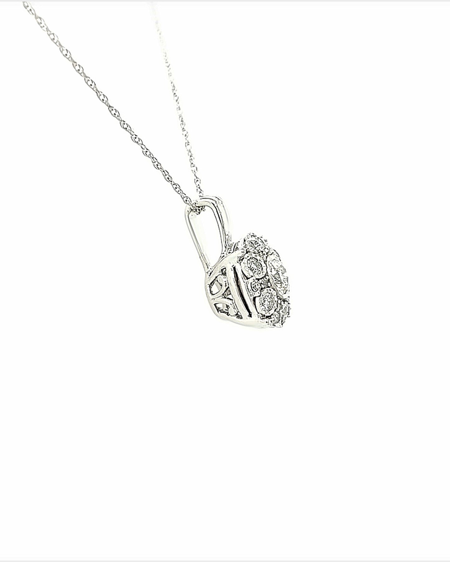 10KT WHITE GOLD ROUND DIAMOND PENDANT