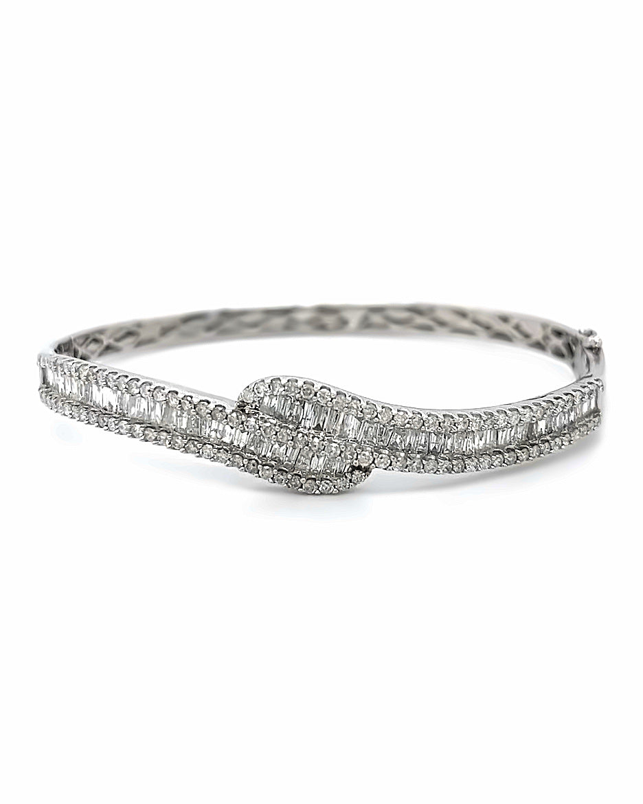 14KT WHITE GOLD ROUND AND BAGUETTE DIAMOND BANGLE