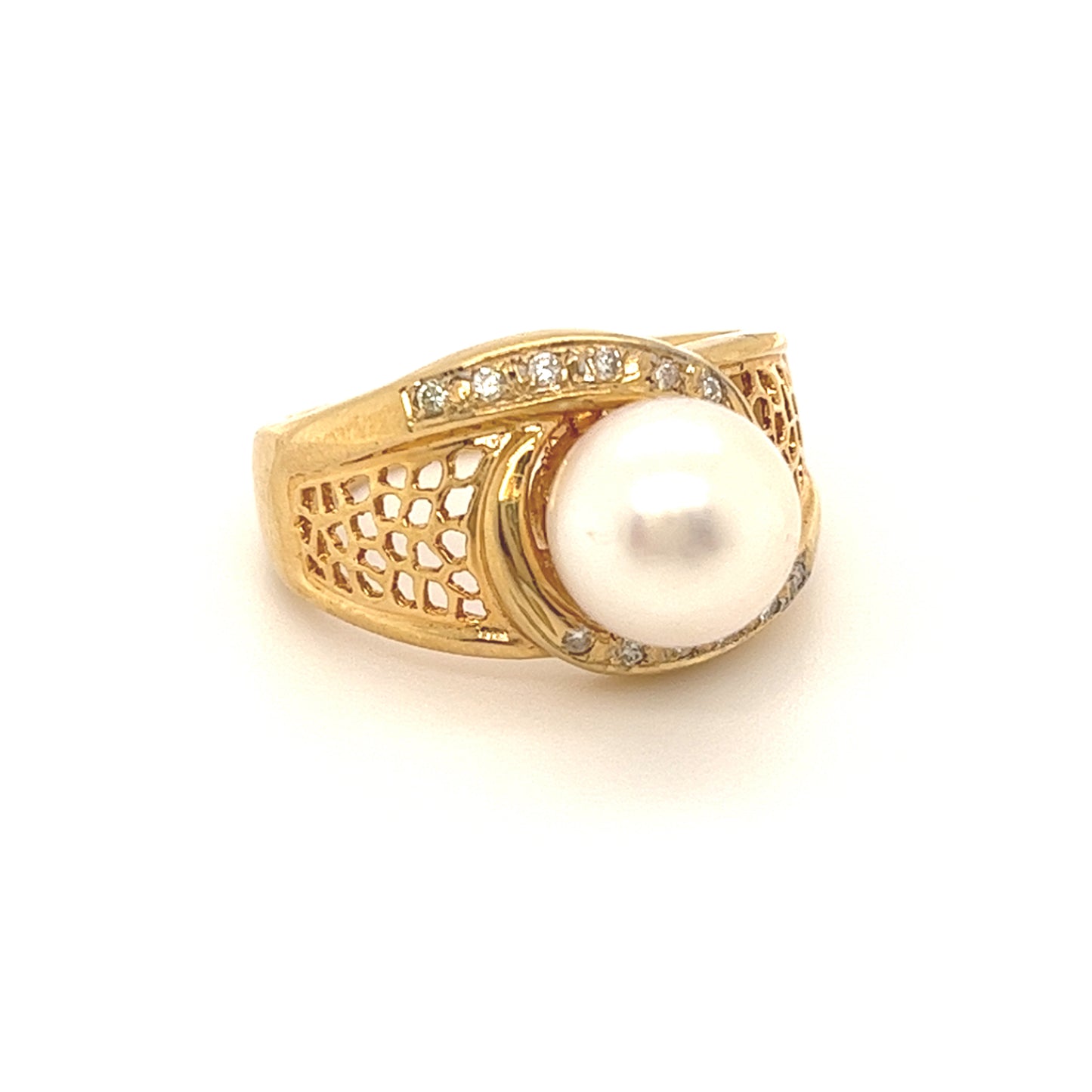 14KT YELLOW GOLD PEARL AND DIAMOND RING