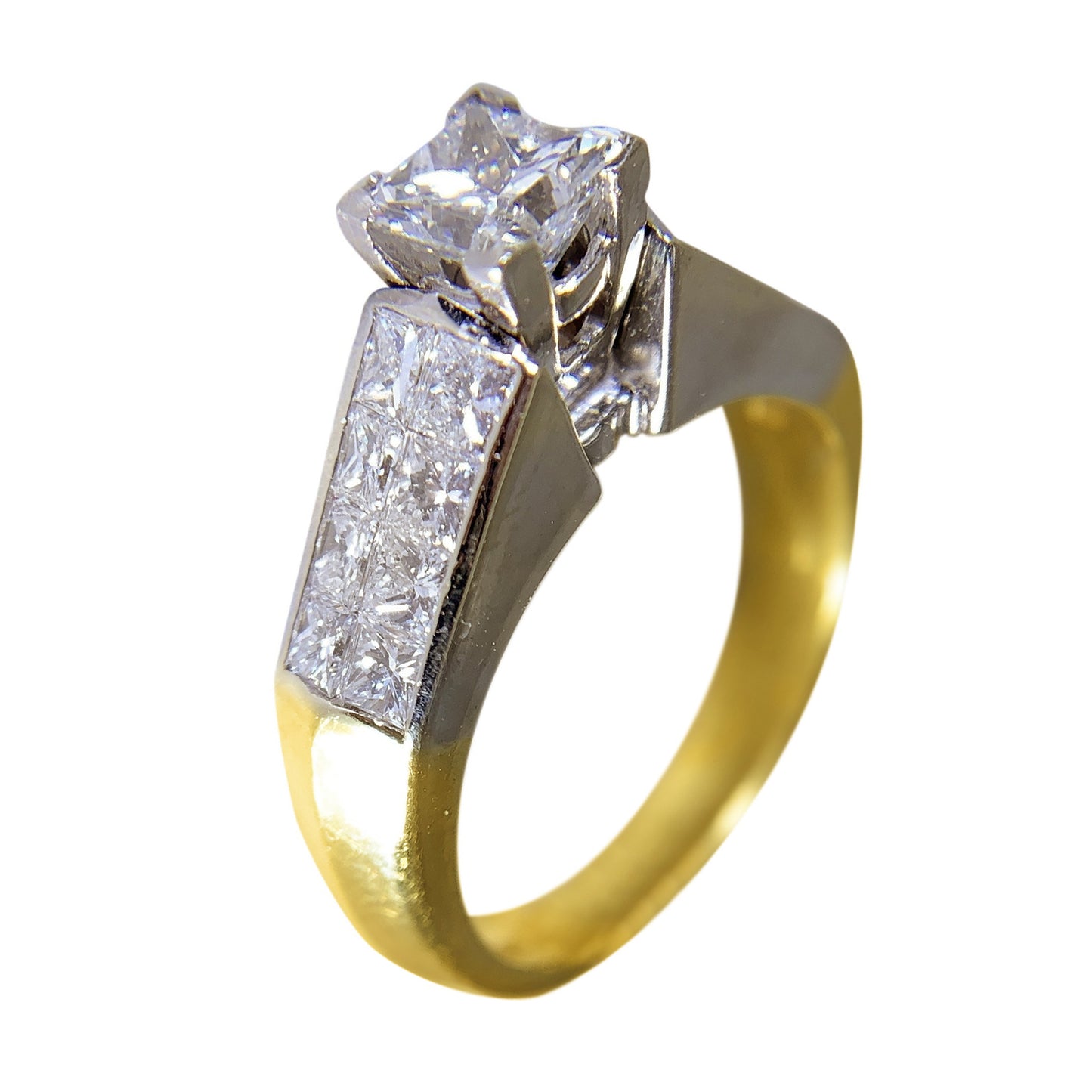 18 KT YELLOW GOLD - PRINCESS ENGAGEMENT RING - 1.5 CT