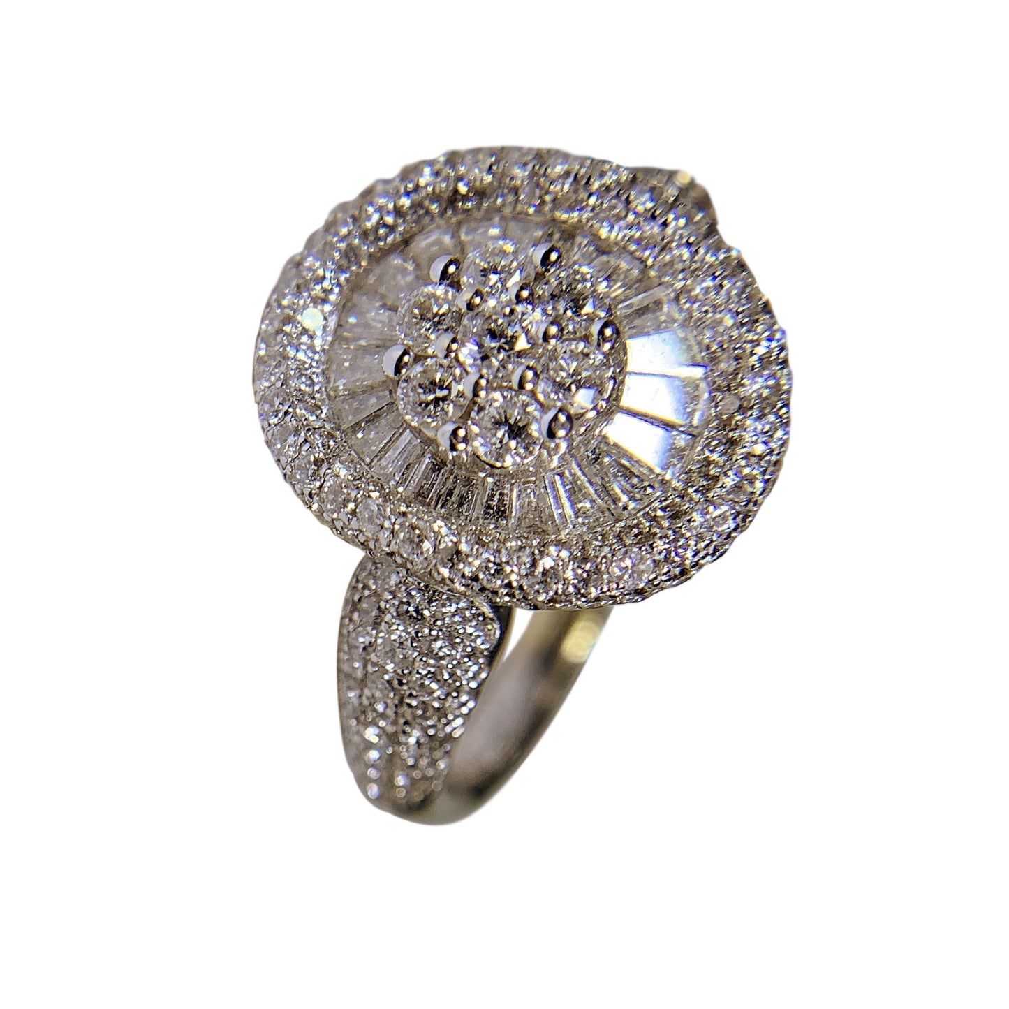 18 KT WHITE GOLD DIAMOND RING - 1.76 CT