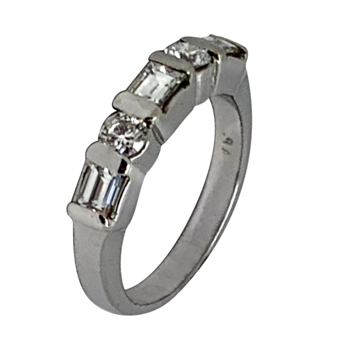 14 KT WHITE GOLD ROUND & EMERALD DIAMOND RING - 1.00 CT