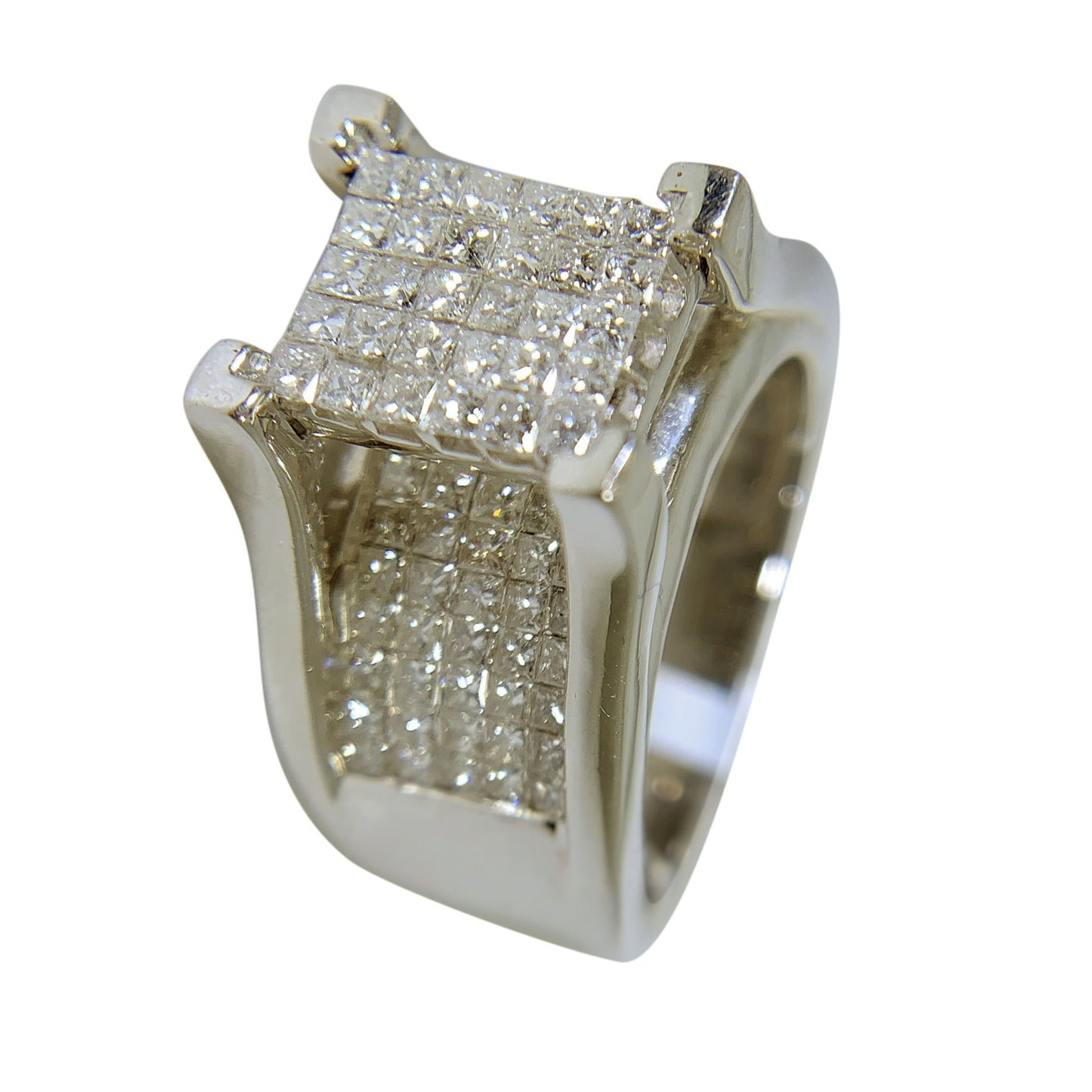 14 KT WHITE GOLD - PRINCESS DIAMOND ANNIVERSARY RING - 3.28 CT