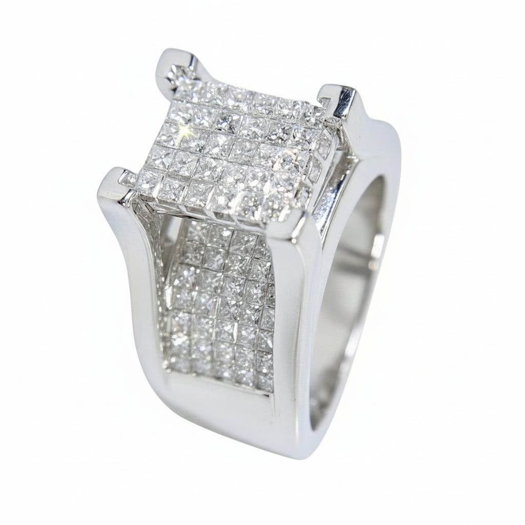 14 KT WHITE GOLD - PRINCESS DIAMOND ANNIVERSARY RING - 3.28 CT