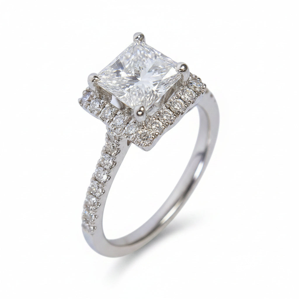 18 KT WHITE GOLD PRINCESS DIAMOND RING - 1.54 CT