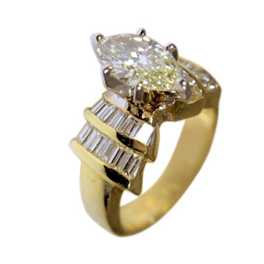 14 KT YELLOW GOLD MARQUISEDIAMOND RING - 1.87 CT