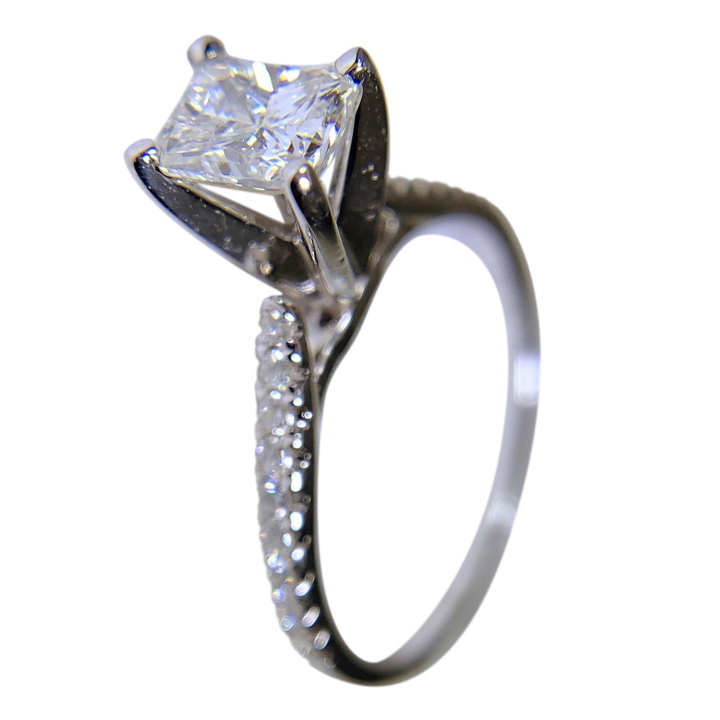 14 KT WHITE GOLD - PRINCESS ENGAGEMENT RING - 1.04 CT