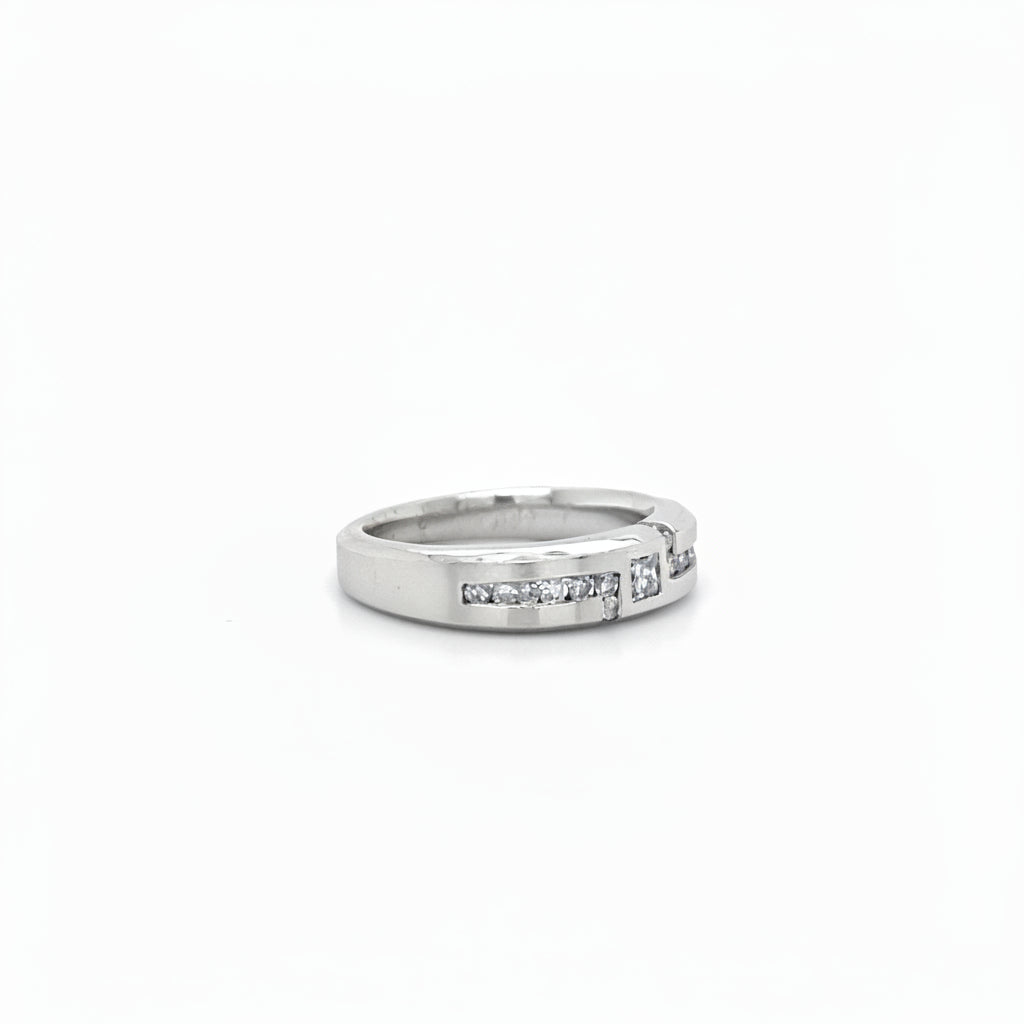 14KT WHITE GOLD FANCY LADIES DIAMOND WEDDING BAND