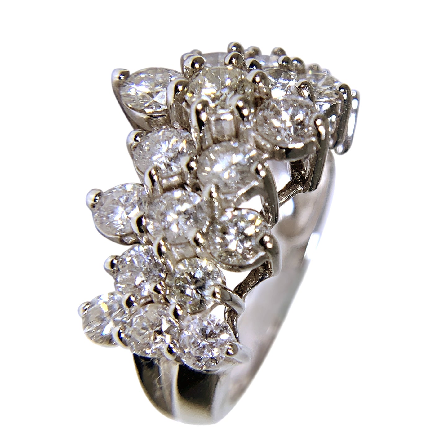 14 KT WHITE GOLD - ROUND DIAMONDS RING - 4.17 CT