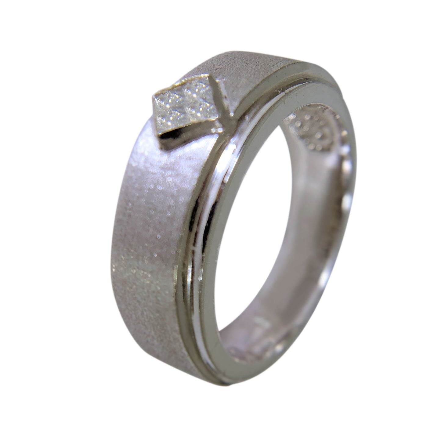14 KT WHITE GOLD - MENS BAND WITH PRINCESS DIAMONDS - 0.51 CT