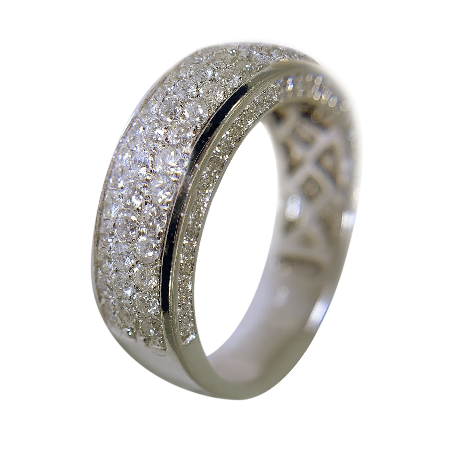 14 KT WHITE GOLD - GORGEOUS WEDDING BAND WITH DIAMONDS - 2.68 CT
