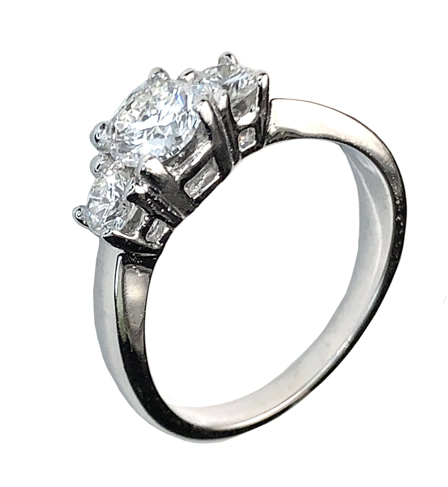14 KT WHITE GOLD GORGEOUS PRINCESS DIAMONDS RING - 0.96 CT