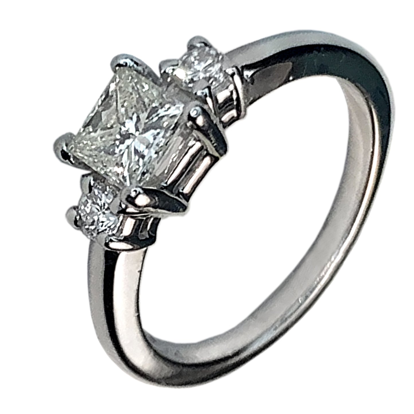 14 KT WHITE GOLD 3 STONES PRINCESS DIAMOND ENGAGEMENT RING - 1.28 CT