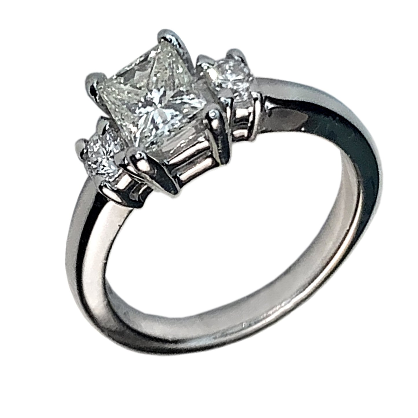 14 KT WHITE GOLD 3 STONES PRINCESS DIAMOND ENGAGEMENT RING - 1.28 CT