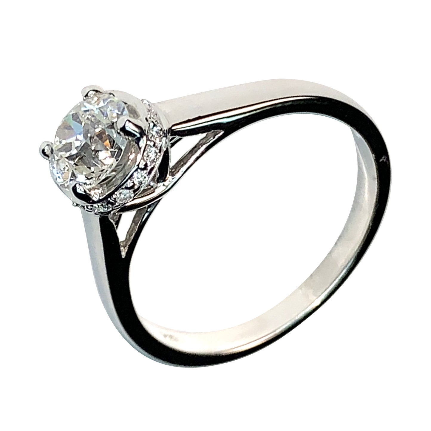 14 KT WHITE GOLD ROUND DIAMOND ENGAGEMENT RING - 0.92 CT