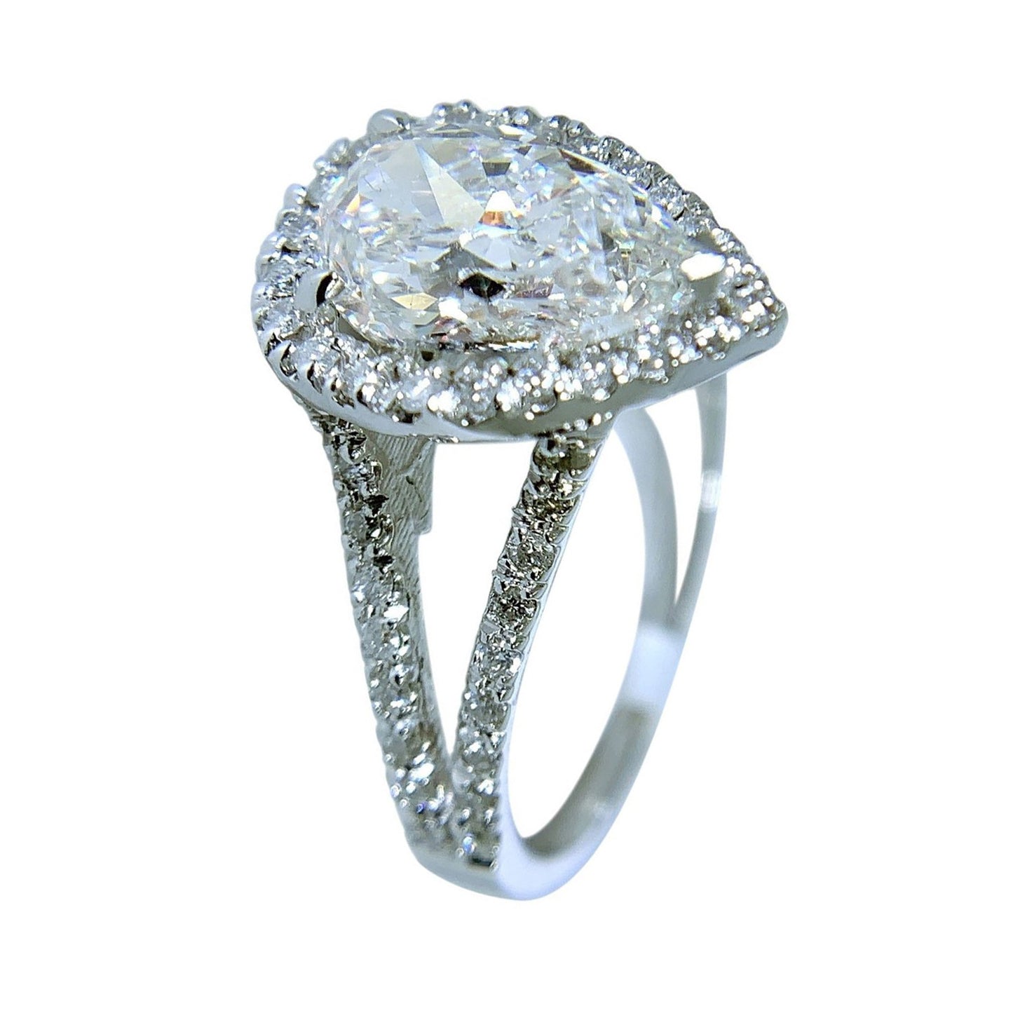 14 KT WHITE GOLD - PEAR DIAMOND RING - 2.73 CT