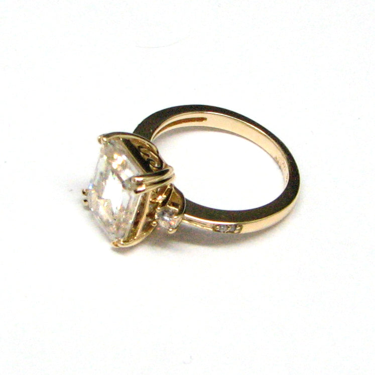 14 KT GOLD - ENGAGEMENT WOMENS RING