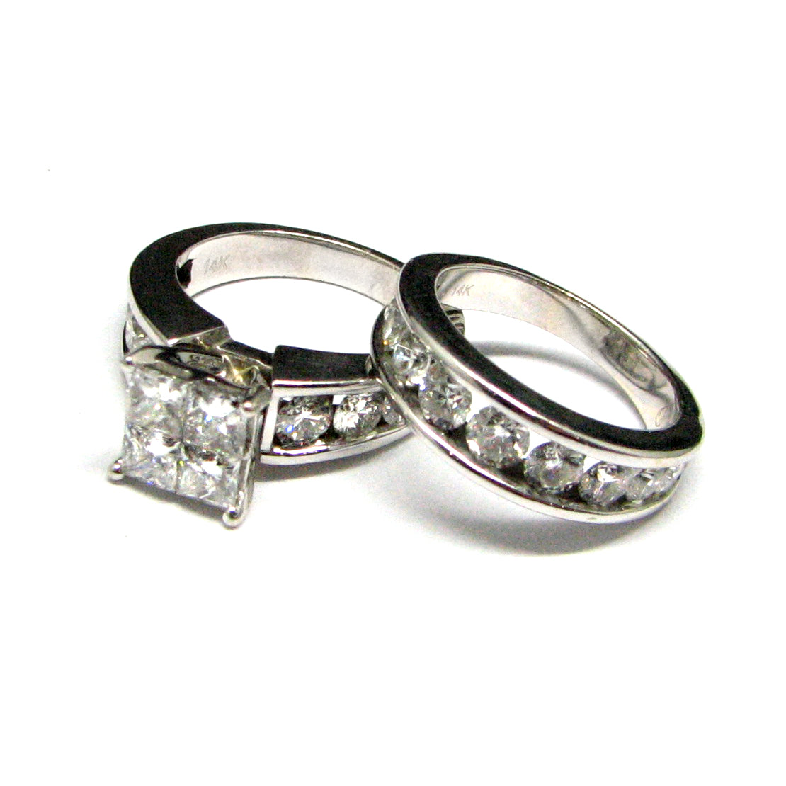 14 KT WHITE GOLD -  DIAMOND ENGAGEMENT RING AND WEDDING BAND SET - 4.68 CT