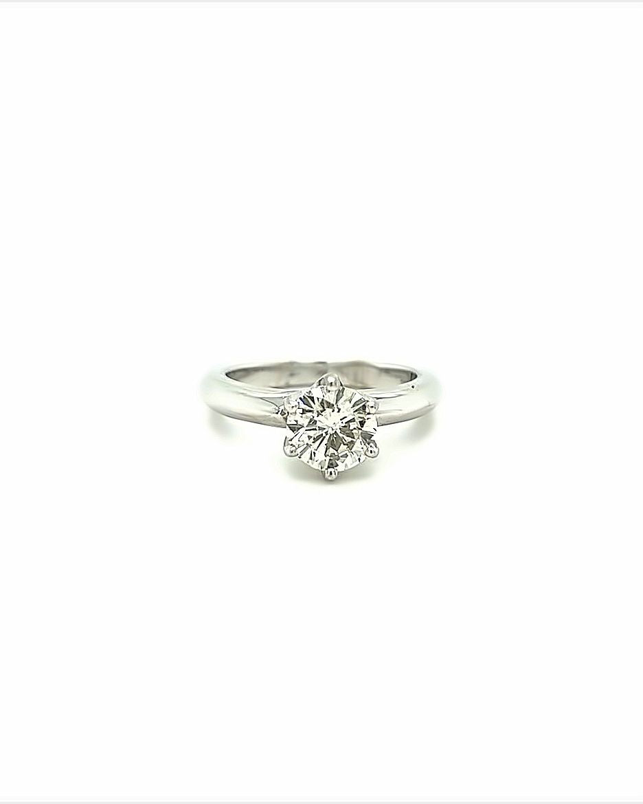 DIAMOND SOLITAIRE ENGAGEMENT RING