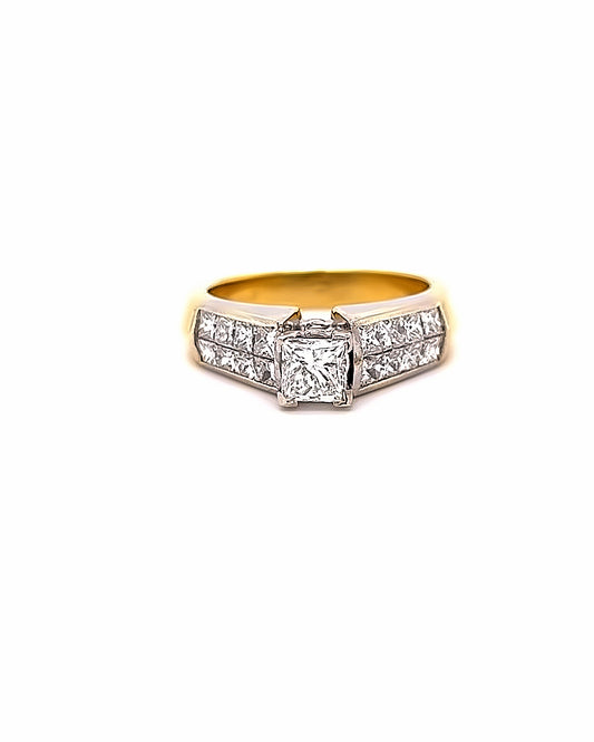 18 KT YELLOW GOLD - PRINCESS ENGAGEMENT RING - 1.5 CT