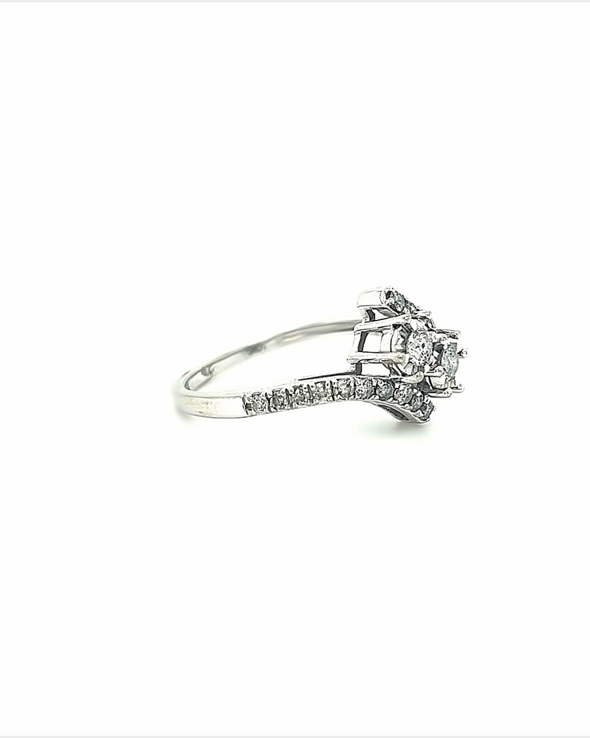 10KT WHITE GOLD FANCY LADIES RING WITH DIAMONDS