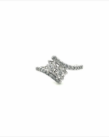 10KT WHITE GOLD FANCY LADIES RING WITH DIAMONDS