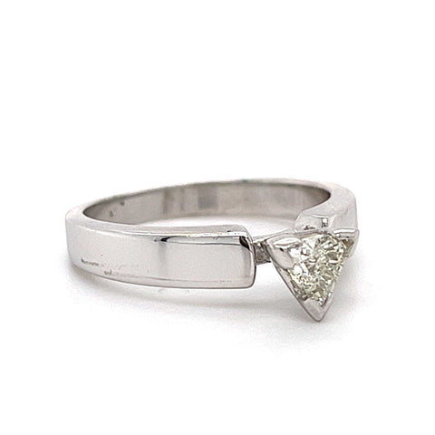 14KT WHITE GOLD DIAMOND ENGAGEMENT RING