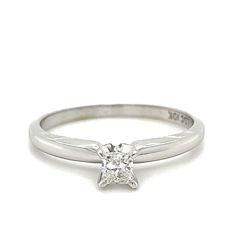 10KT WHITE GOLD SOLITAIRE DIAMOND ENGAGEMENT RING