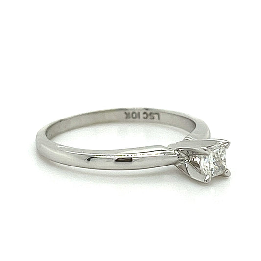 10KT WHITE GOLD SOLITAIRE DIAMOND ENGAGEMENT RING
