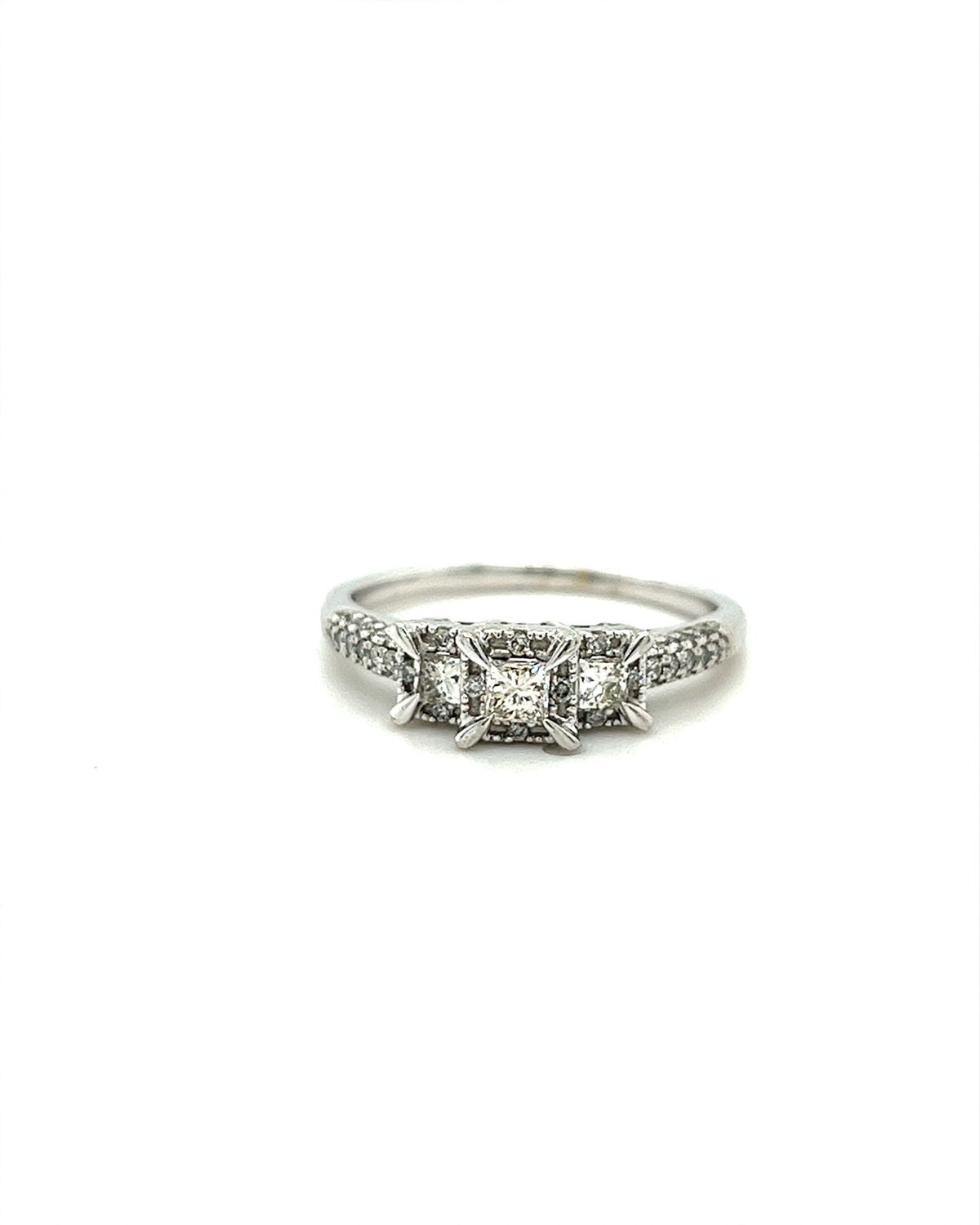 10KT WHITE GOLD FANCY ENGAGEMENT DIAMOND RING