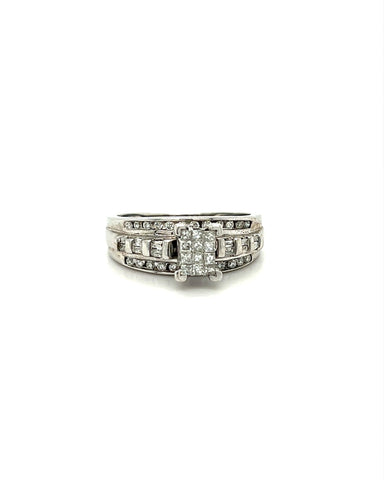 10KT WHITE GOLD DIAMOND ENGAGEMENT RING