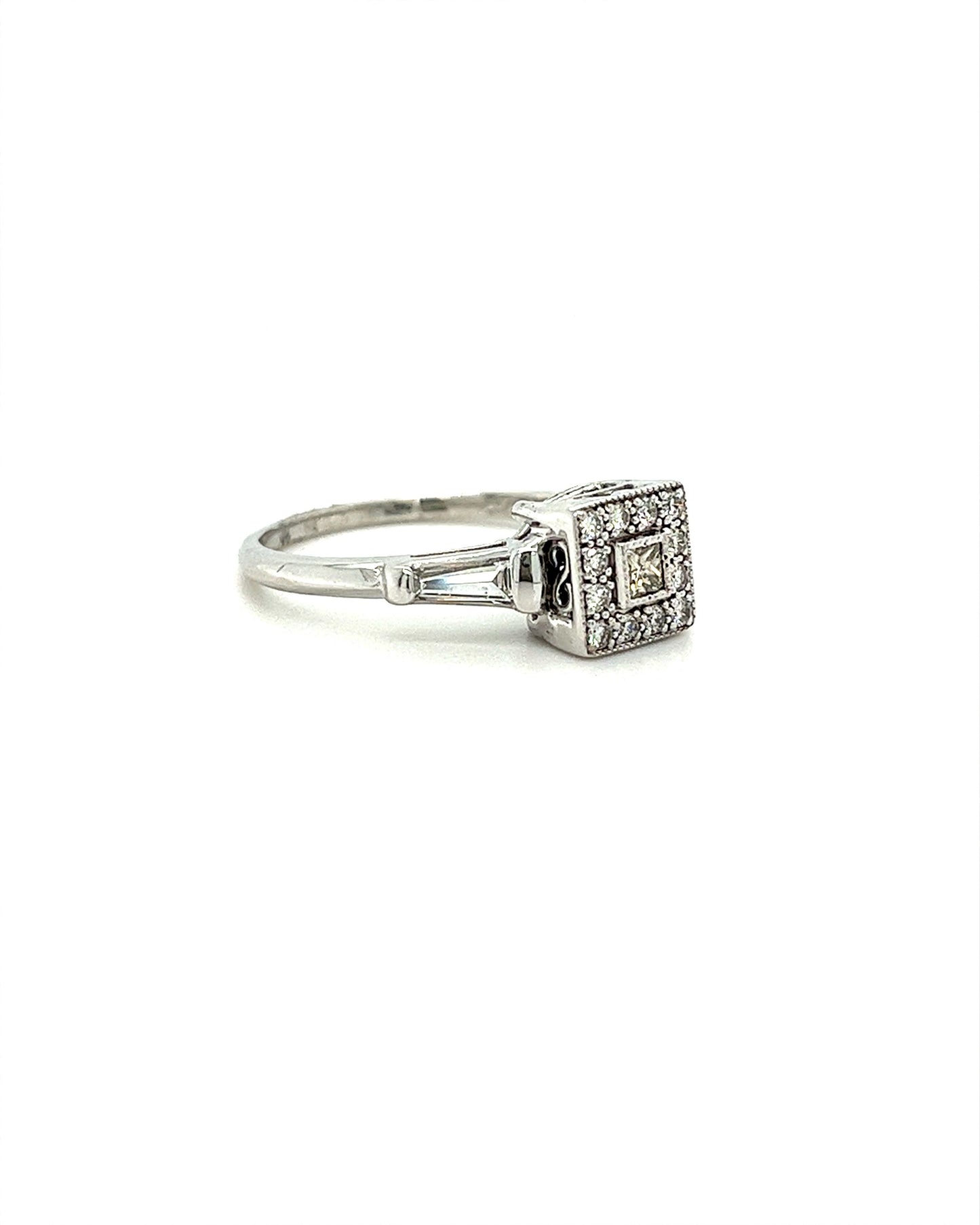 14KT WHITE GOLD AND PLATINUM DIAMOND ENGAGEMENT RING