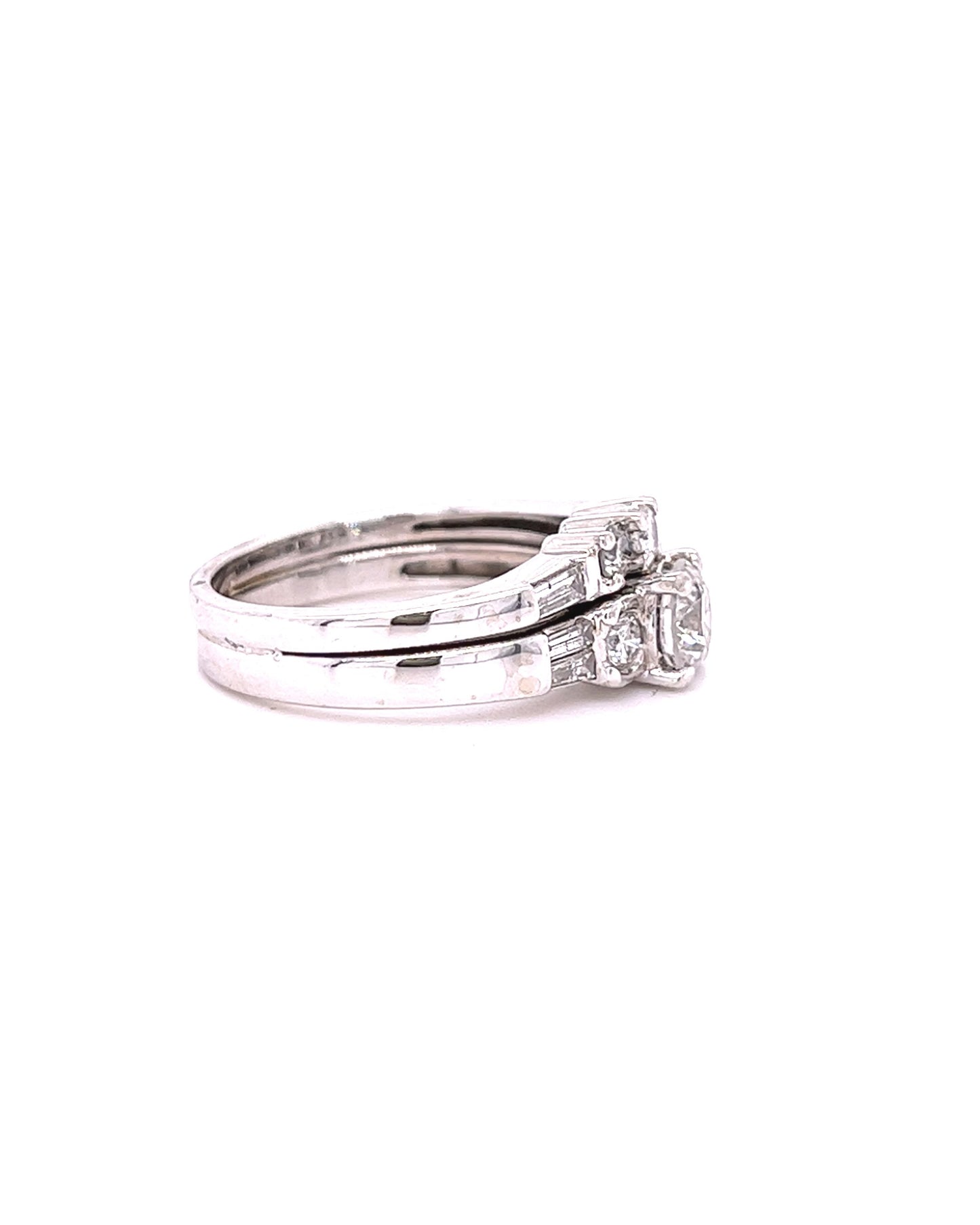 14KT WHITE GOLD DIAMOND ENGAGEMENT RING